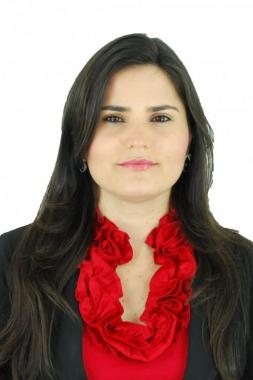 Dra. Camila Alves de Aguiar Glória