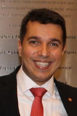 Dr. Fabrício Vieira da Costa