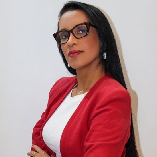 Dra. Carline Rodrigues Dias