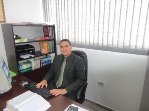 Dr. Vinicius Morais dos Santos