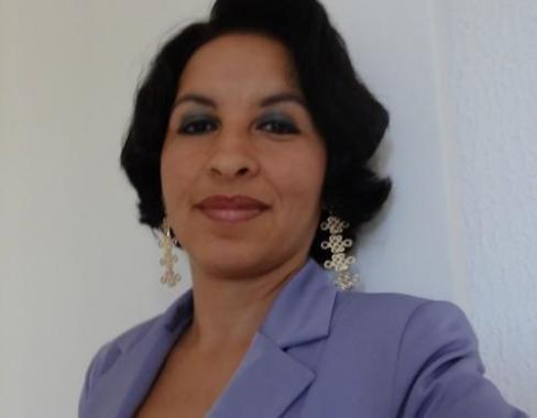 Dra. Cláudia Fernanda de Queiroz