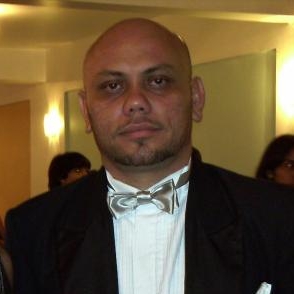 Dr. Márcio César Oliveira Leite