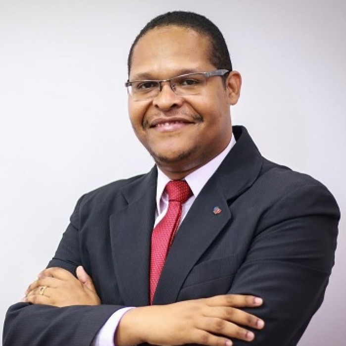 Dr. Edivan Silva dos Santos