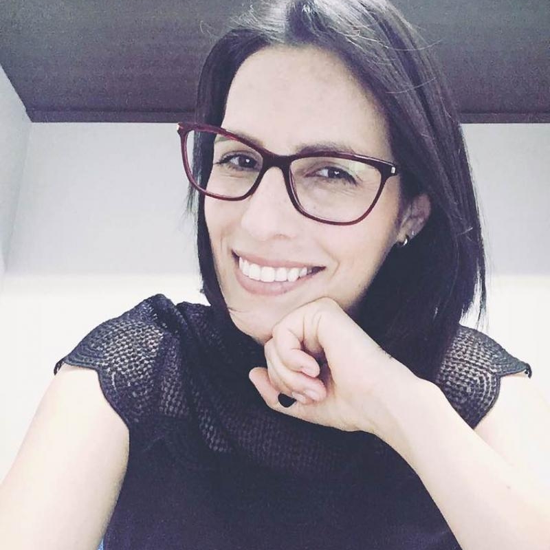 Dra. Fernanda Cavalheiro